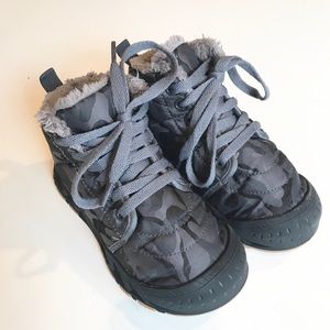 🍀 CAMOUFLAGE BOOTS EUC, LITTLE KID SIZE 13 / 30EU